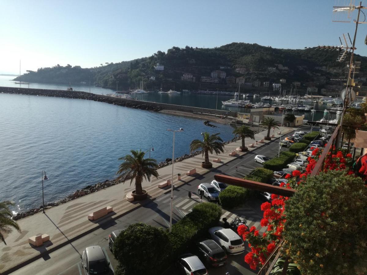 Elegant Apartment With Sea View In Porto Santo Stefano 89 M² ภายนอก รูปภาพ