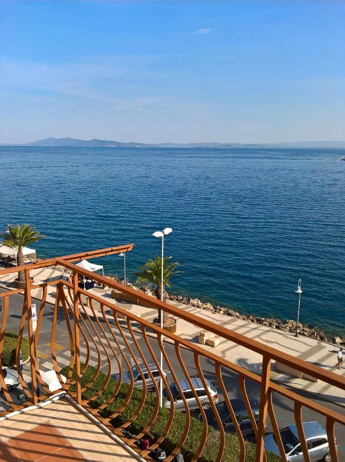 Elegant Apartment With Sea View In Porto Santo Stefano 89 M² ภายนอก รูปภาพ